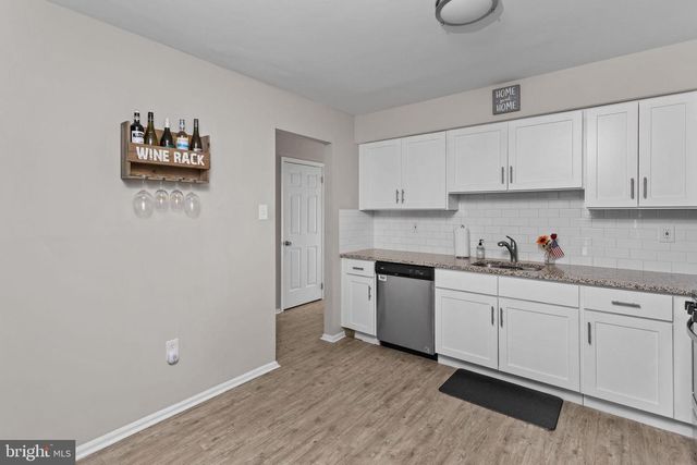 7 FAIRFAX CT, Bordentown, NJ 08505