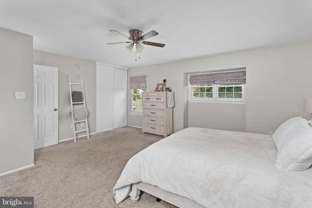 7 FAIRFAX CT, Bordentown, NJ 08505