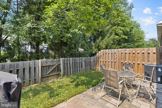 7 FAIRFAX CT, Bordentown, NJ 08505