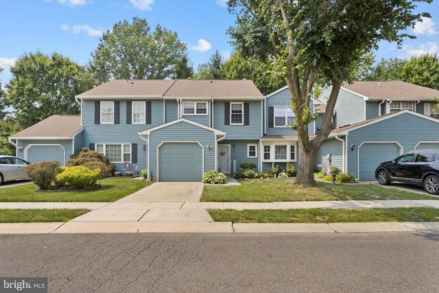 7 FAIRFAX CT, Bordentown, NJ 08505