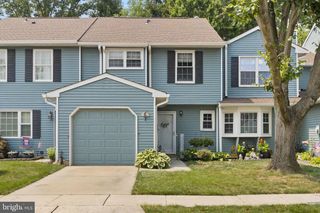 7 FAIRFAX CT, Bordentown, NJ 08505