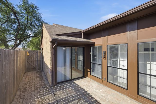 6038 Dooley Drive, The Colony, TX 75056