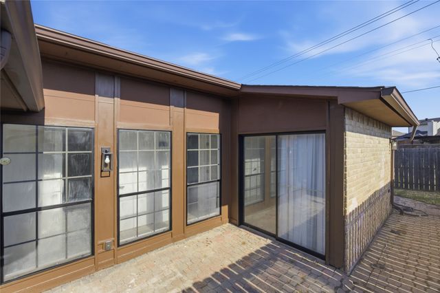 6038 Dooley Drive, The Colony, TX 75056