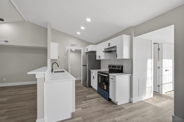 6038 Dooley Drive, The Colony, TX 75056