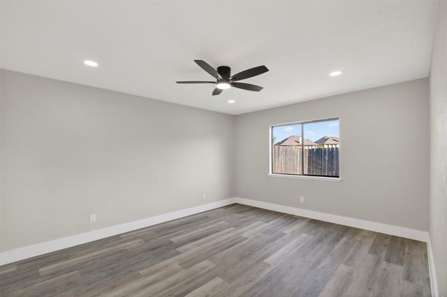 6038 Dooley Drive, The Colony, TX 75056