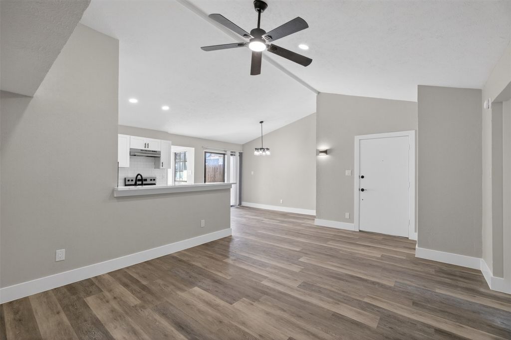 6038 Dooley Drive, The Colony, TX 75056