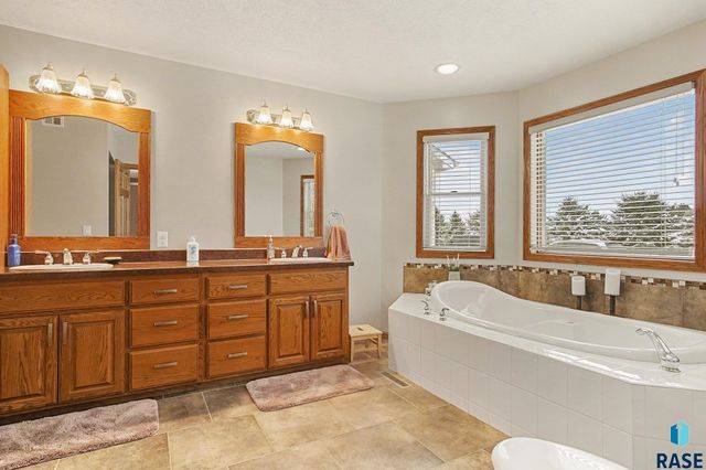 26867 469th Ave Avenue, Sioux Falls, SD 57106