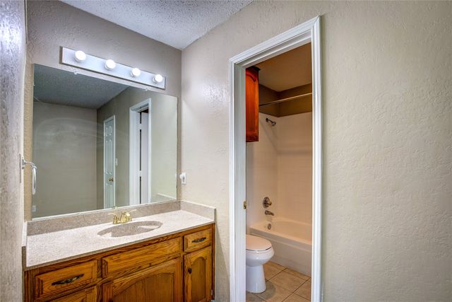 7724 Pebblebrook Drive, Watauga, TX 76148