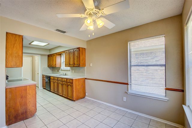 7724 Pebblebrook Drive, Watauga, TX 76148