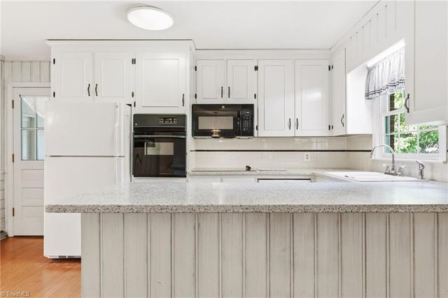 3533 Woodmere Place, Winston-salem, NC 27106