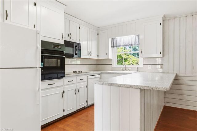 3533 Woodmere Place, Winston-salem, NC 27106