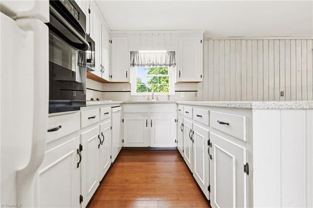 3533 Woodmere Place, Winston-salem, NC 27106