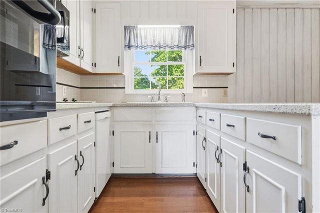3533 Woodmere Place, Winston-salem, NC 27106