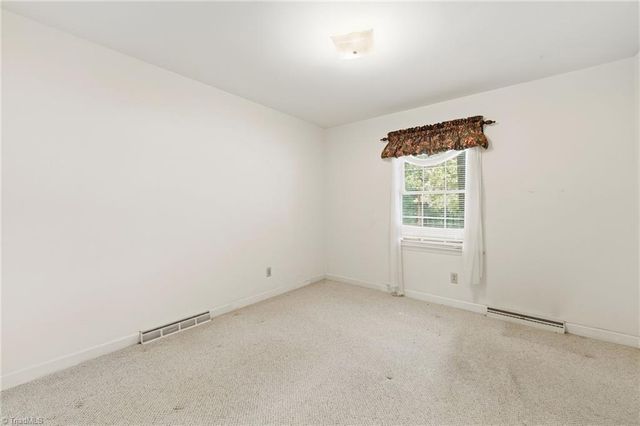 3533 Woodmere Place, Winston-salem, NC 27106