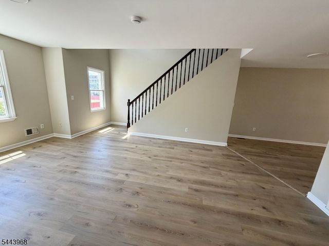 16 E Kinney St, Newark City, NJ 07102