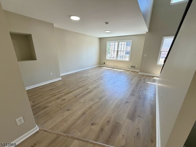 16 E Kinney St, Newark City, NJ 07102