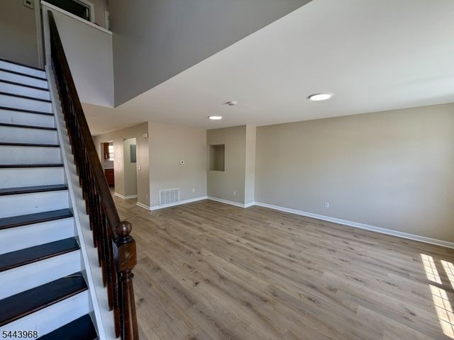 16 E Kinney St, Newark City, NJ 07102