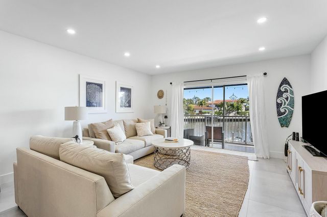 330 N Federal Highway, Deerfield Beach, FL 33441