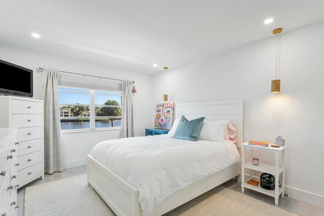 330 N Federal Highway, Deerfield Beach, FL 33441