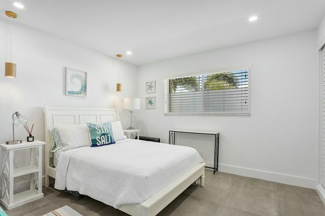 330 N Federal Highway, Deerfield Beach, FL 33441