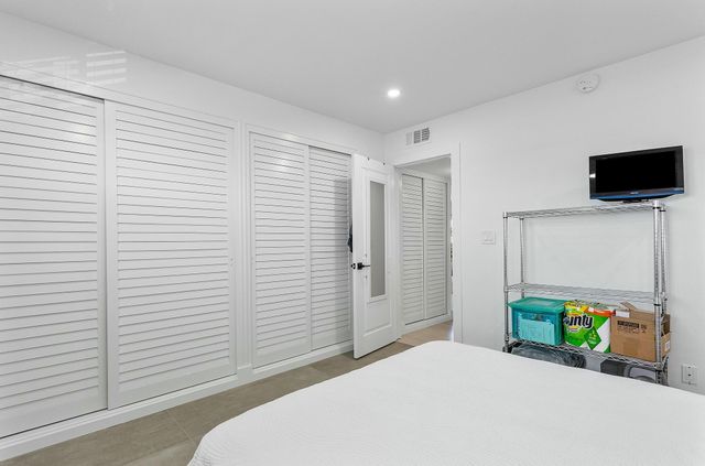 330 N Federal Highway, Deerfield Beach, FL 33441