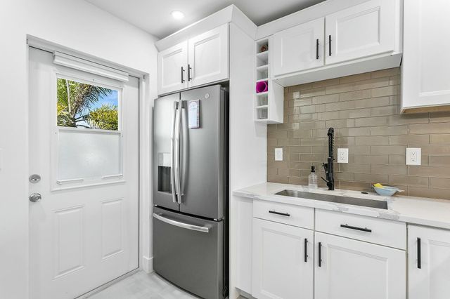 330 N Federal Highway, Deerfield Beach, FL 33441