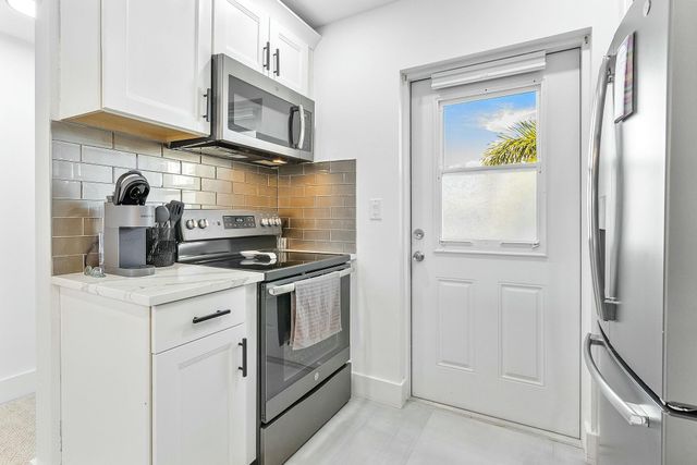 330 N Federal Highway, Deerfield Beach, FL 33441