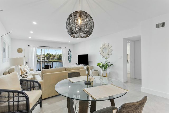 330 N Federal Highway, Deerfield Beach, FL 33441