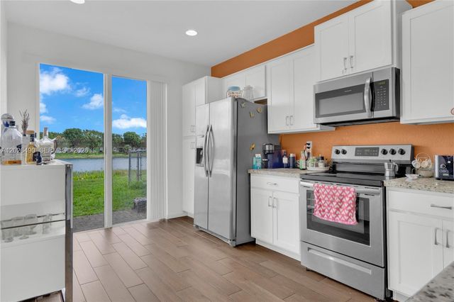 2377 SE 14th St, Homestead, FL 33035