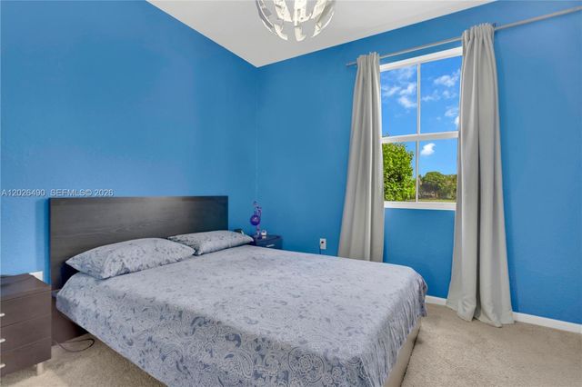 2377 SE 14th St, Homestead, FL 33035