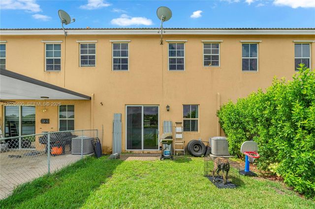 2377 SE 14th St, Homestead, FL 33035