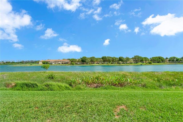 2377 SE 14th St, Homestead, FL 33035