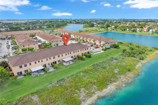 2377 SE 14th St, Homestead, FL 33035