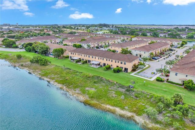 2377 SE 14th St, Homestead, FL 33035