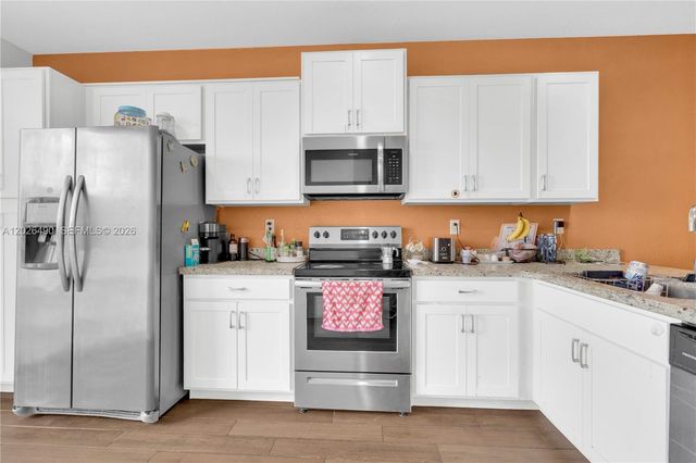 2377 SE 14th St, Homestead, FL 33035