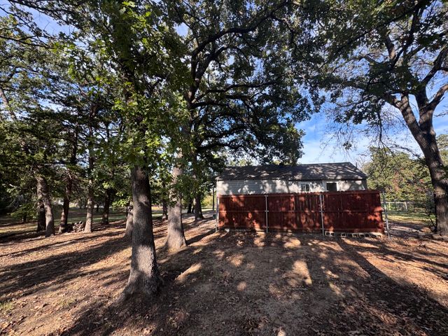 331 Frosty Hollow Road, Denison, TX 75021