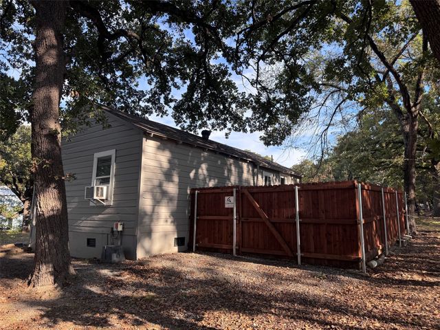 331 Frosty Hollow Road, Denison, TX 75021