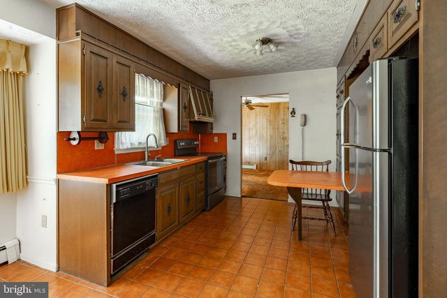 446 ALLEGHENYVILLE RD, Mohnton, PA 19540
