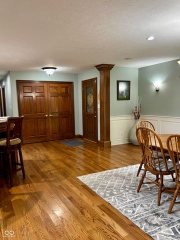 72 E Maple Drive, Franklin, IN 46131