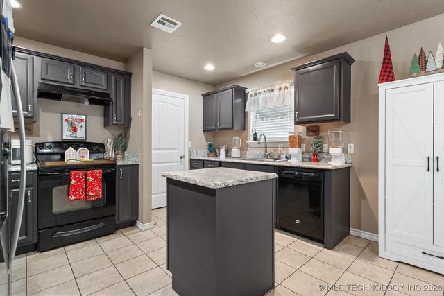 4627 Lakeshore Drive, Ardmore, OK 73401