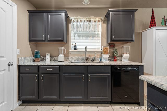 4627 Lakeshore Drive, Ardmore, OK 73401