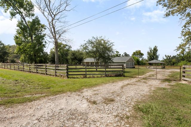 28081 Ivy Oaks Lane, Splendora, TX 77372