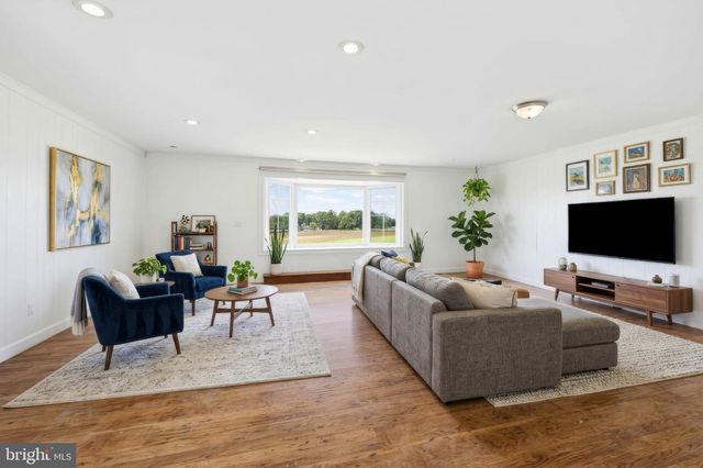 367 STRAWBERRY RD, New Freedom, PA 17349