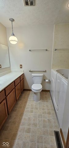 8135 Bishops Lane, Indianapolis, IN 46217