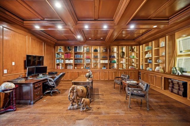 24 Bridlewood Road, Northbrook, IL 60062