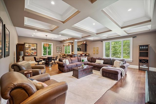 24 Bridlewood Road, Northbrook, IL 60062