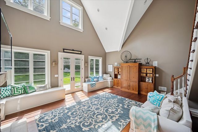 24 Bridlewood Road, Northbrook, IL 60062