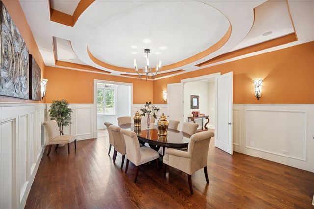 24 Bridlewood Road, Northbrook, IL 60062