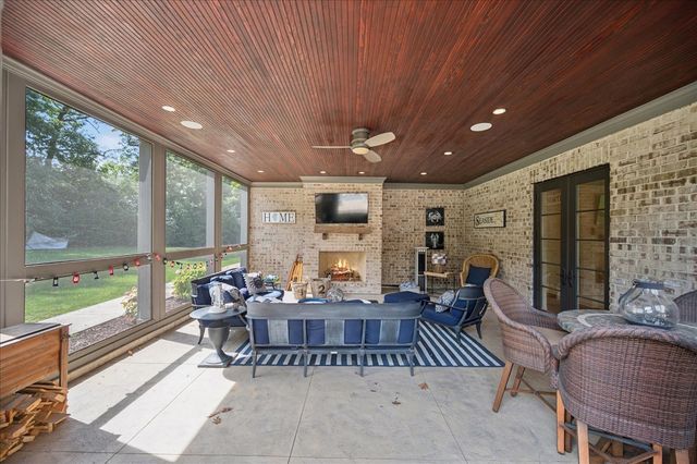 24 Bridlewood Road, Northbrook, IL 60062