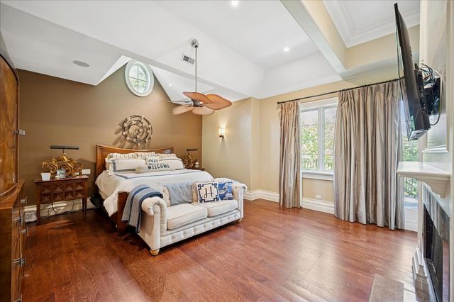 24 Bridlewood Road, Northbrook, IL 60062